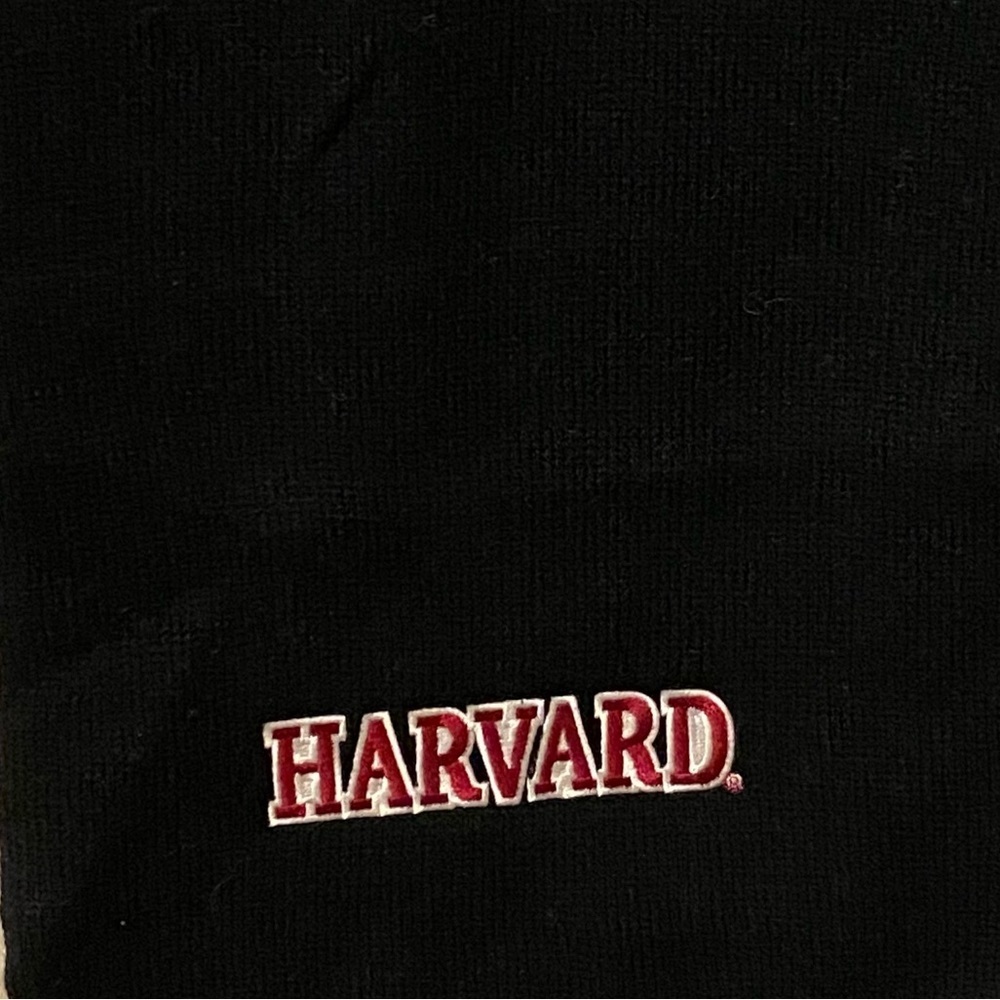 Logofit Black Acrylic Unisex Harvard Logo Red & White Engraved Collegiate Scarf. - Picture 2 of 4
